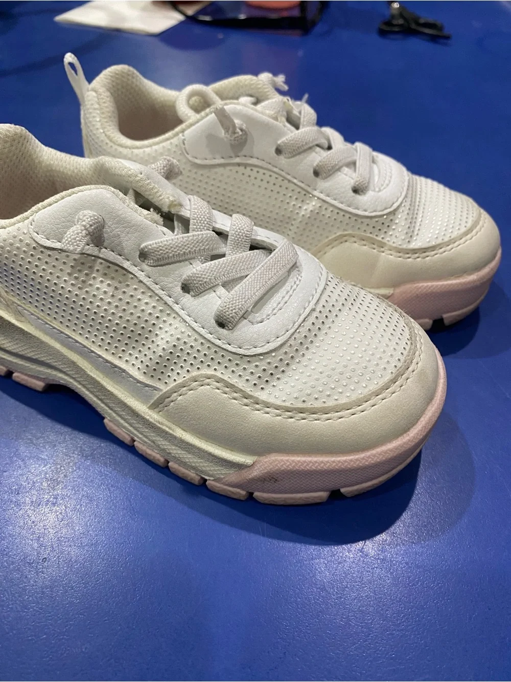 OshKosh B'gosh White Sneakers with Light Pink Soles